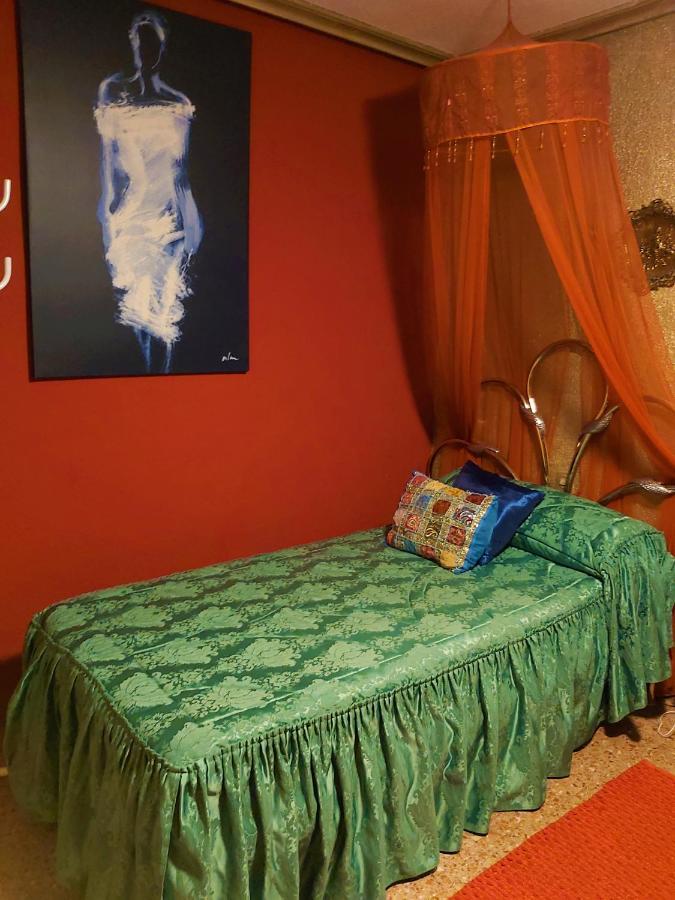 Alicante Room And Gayfriendly المظهر الخارجي الصورة