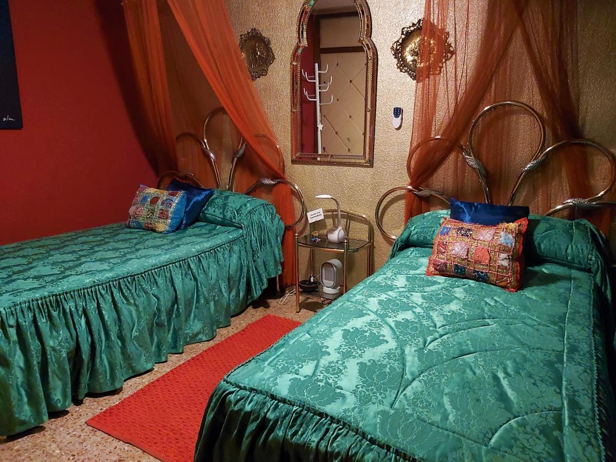 Alicante Room And Gayfriendly المظهر الخارجي الصورة