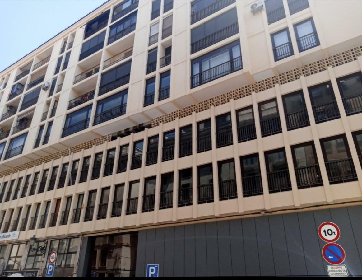 Alicante Room And Gayfriendly المظهر الخارجي الصورة